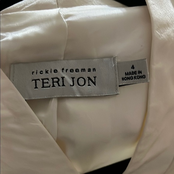 Teri Jon Cream/Ivory Silk Taffeta Ruched Evening Jacket by Rickle Freeman Size 4 - Picture 2 of 7